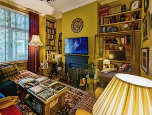 Lounge- click for photo gallery
